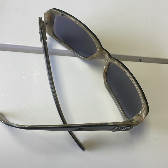 Chanel Sunglasses - Picture 4 of 6
